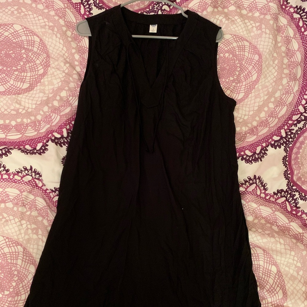 Sleeveless black dress